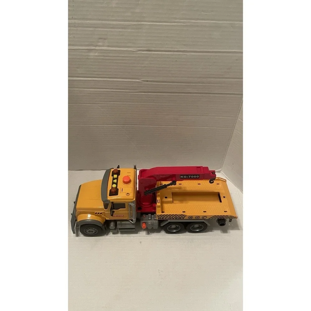 Toy Star KGT7000 Recovery Tow Truck Crane Wrecker Yellow Red Heavy Duty Toy